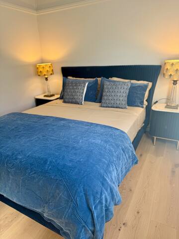 Robson’s Residence – Art Deco apartment gallery image 3