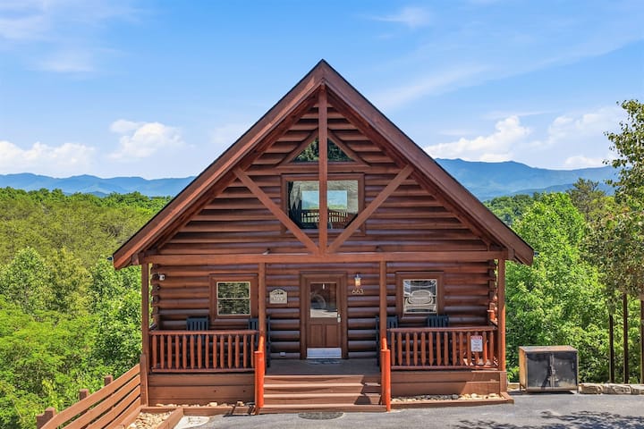 Gorgeous Views, 2 King Suites, Pool, Hot Tub - Sevierville, TN