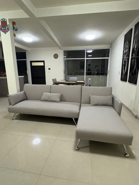 Successful Airbnb property: Queen + Sofa | Pets | Between Airports in Tlalnepantla