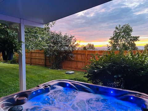 Walnut Street Retreat w/ Hot Tub - 3 Bedrooms