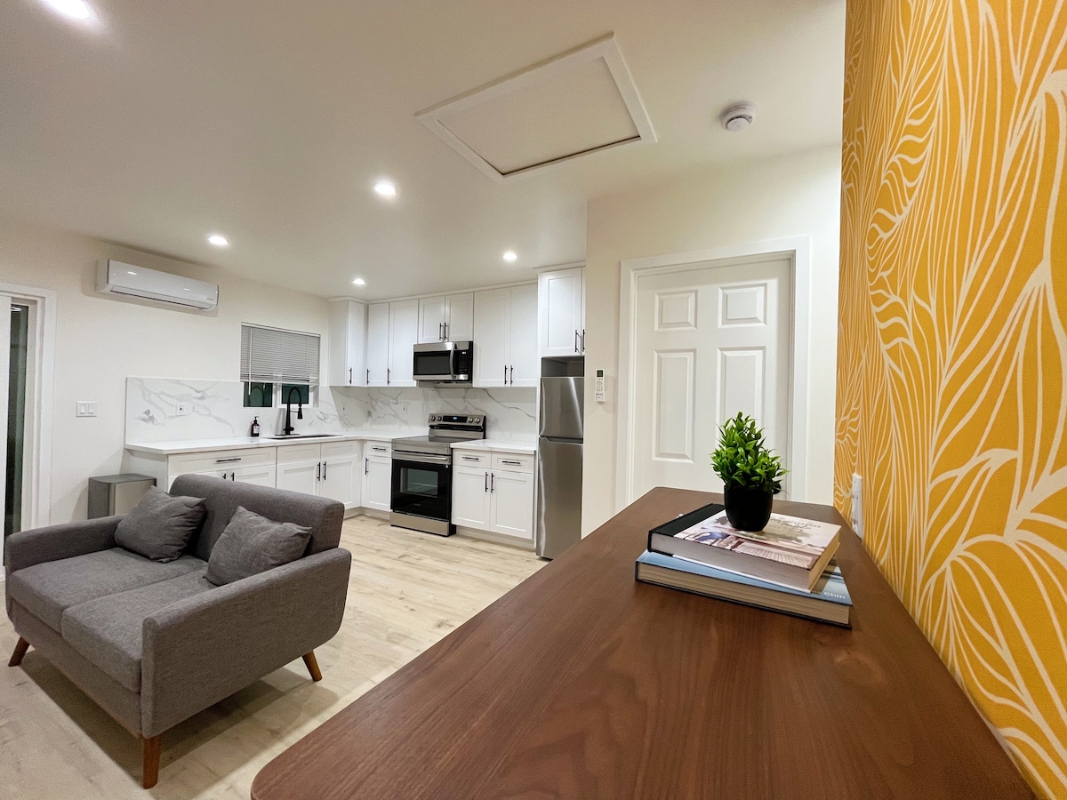 Sunrise Suite kitchen