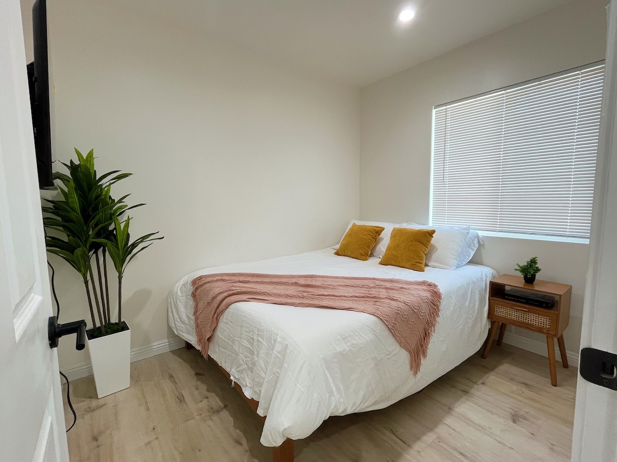 Sunrise Suite living area