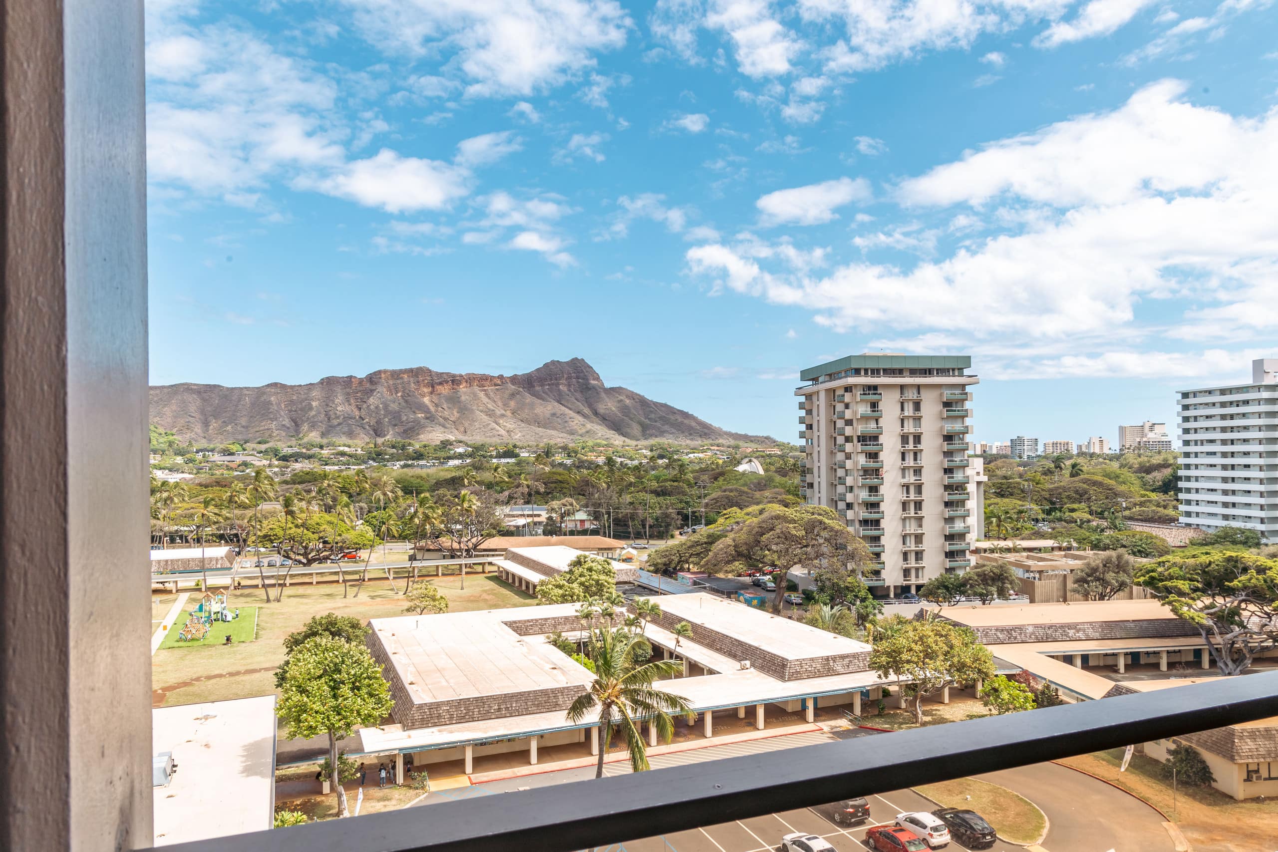 Tropical condo w/ lanai & beach access - Image 49