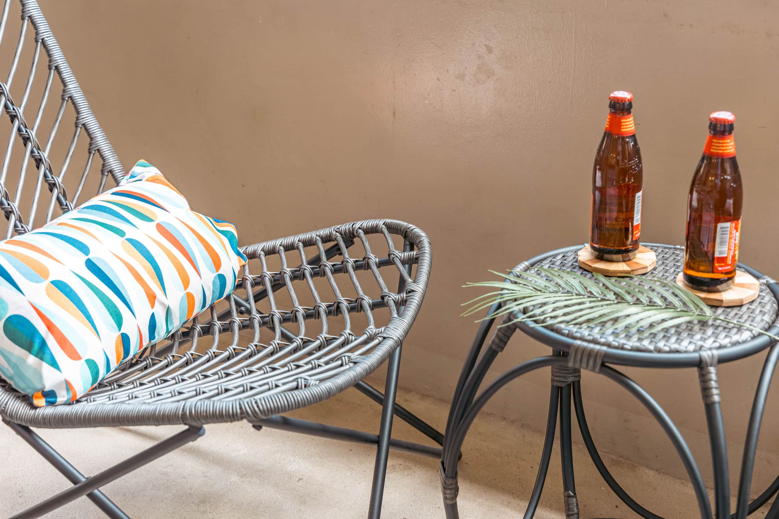 Tropical condo w/ lanai & beach access - Image 15