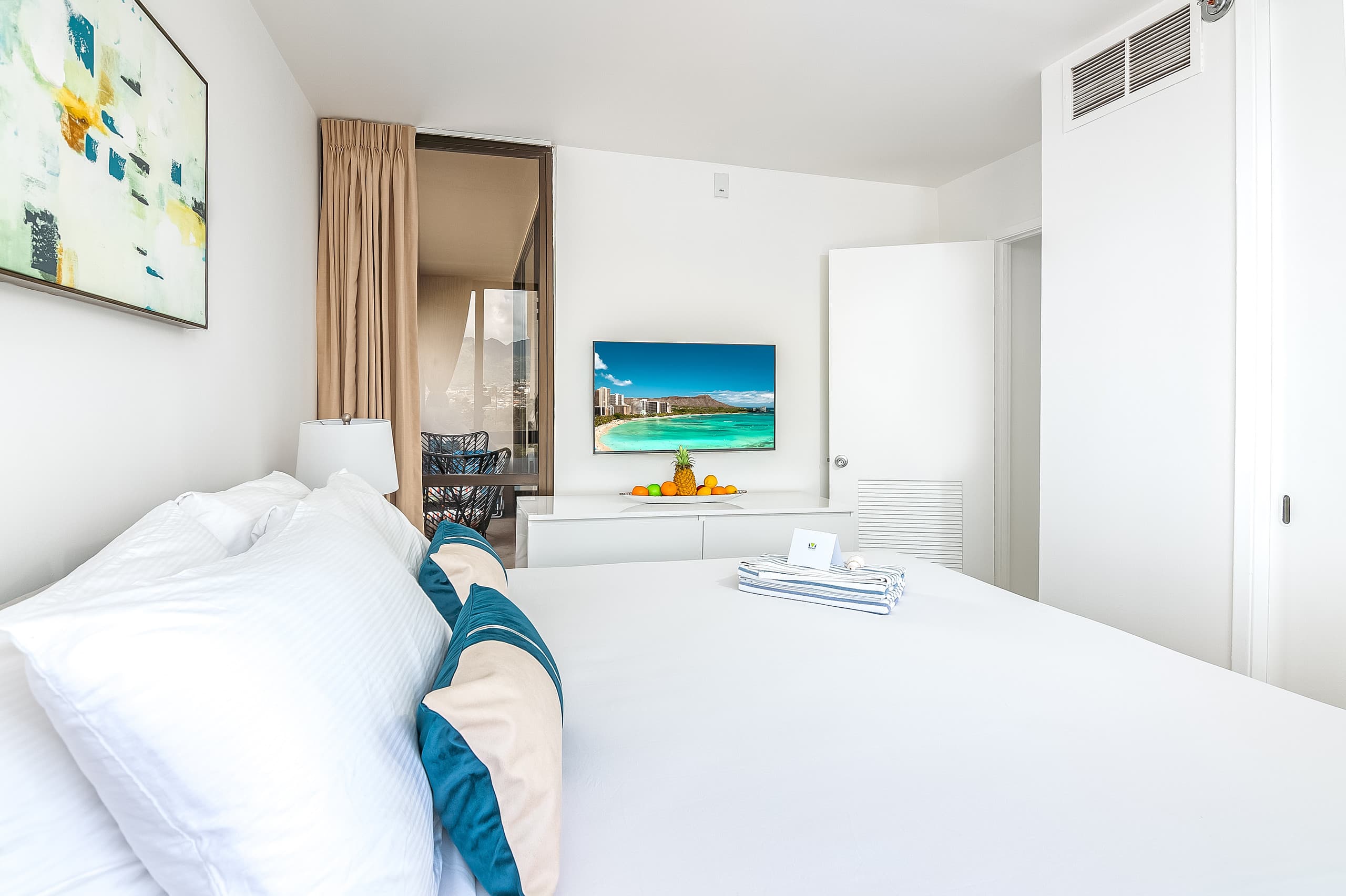Tropical condo w/ lanai & beach access - Image 36