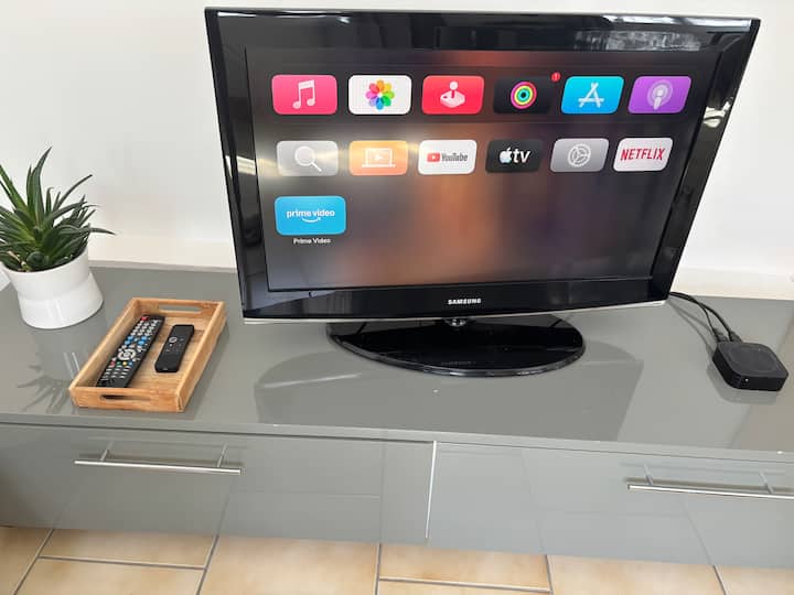 Appartement F2 En Centre Ville. - Villeneuve-sur-Yonne