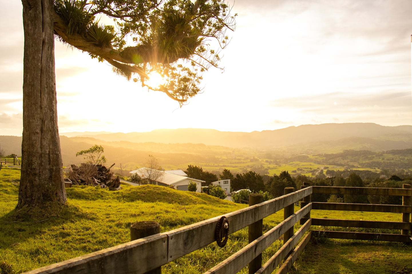 Cozy Couples Northland Cabin | Peaceful Farm Stay 2