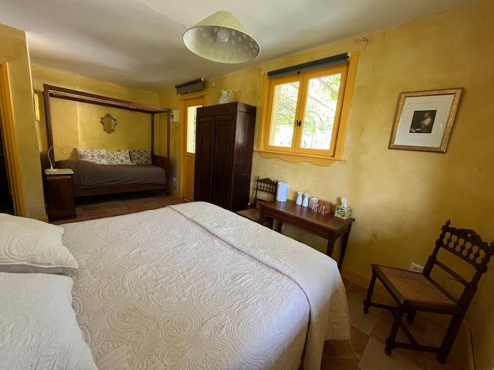 Chambre Miel Terrasse Ombragée - Digne-les-Bains