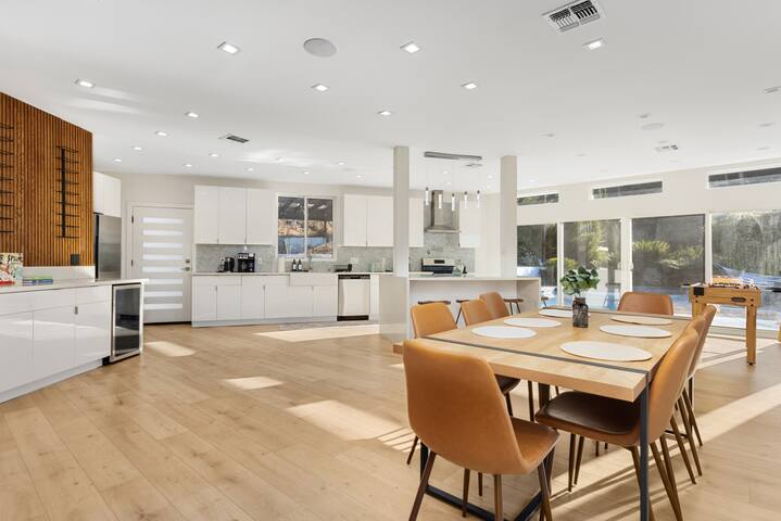 Scenic Hilltop Retreat + Pool + Mountain Views gallery image 4