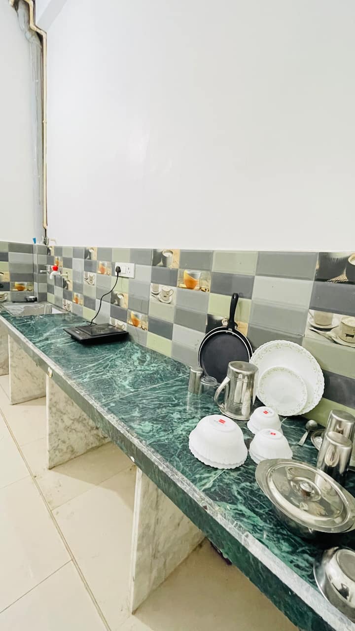 Peaceful Stay Near Kaal Bhairav Temple - Varanasi