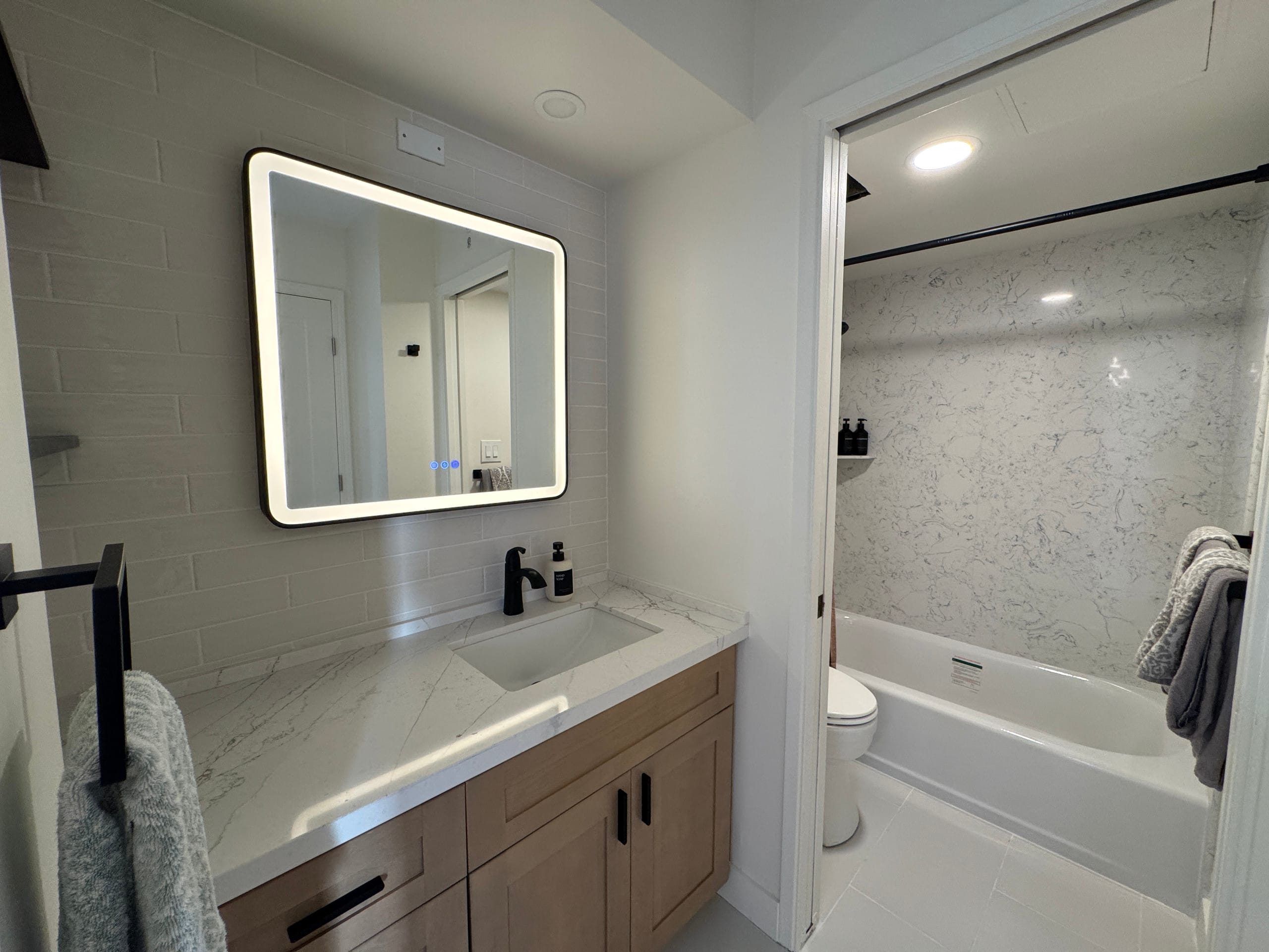37FL-Upgrade 1BR-Ocean View Full Kitchen w/Parking - Image 16