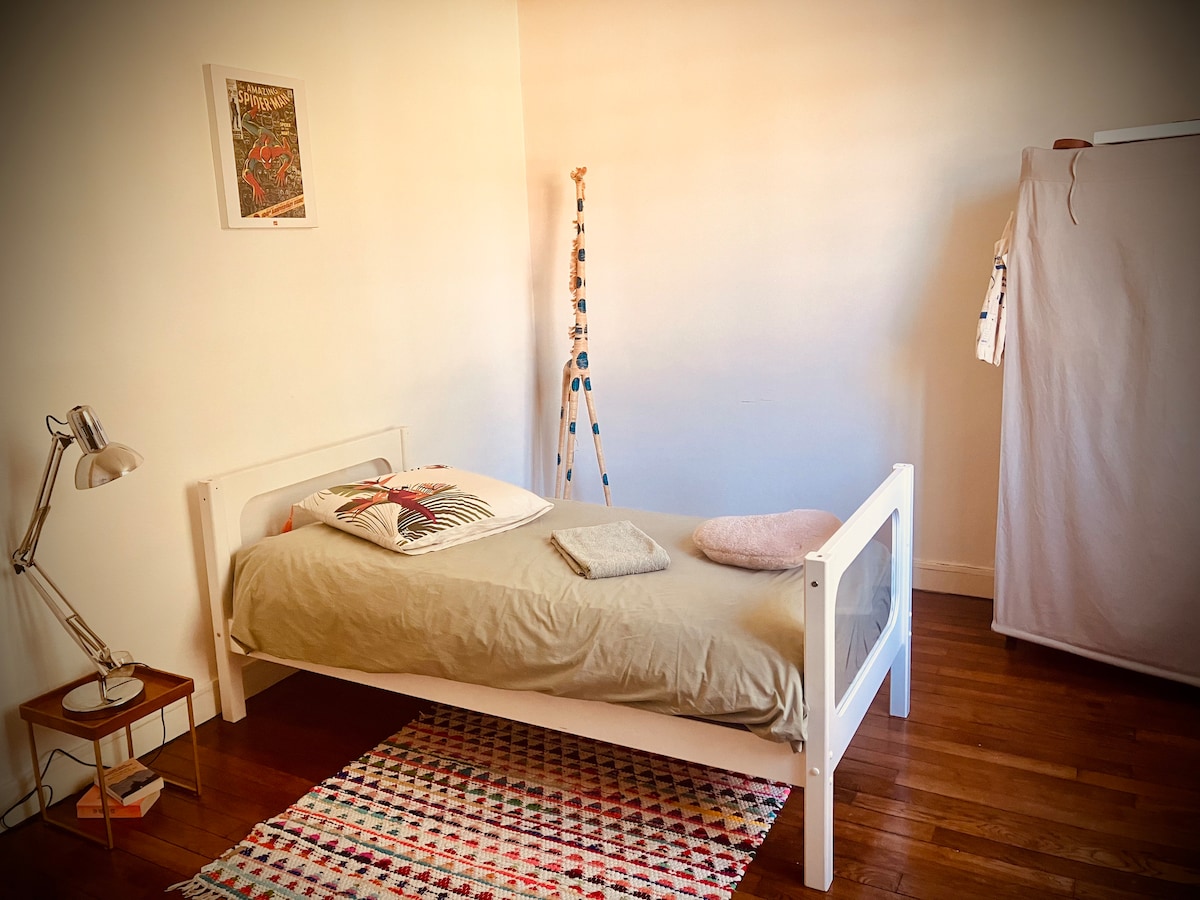 Possibilité d’ajouter 1 lit  supplémentaire dans cette chambre 
