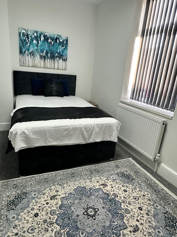 3‑bed Home In Bury - Premium Mattresses - Rochdale
