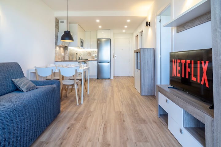 Beachfront · Seaview · Pool & Beach · Best Stay - Salou