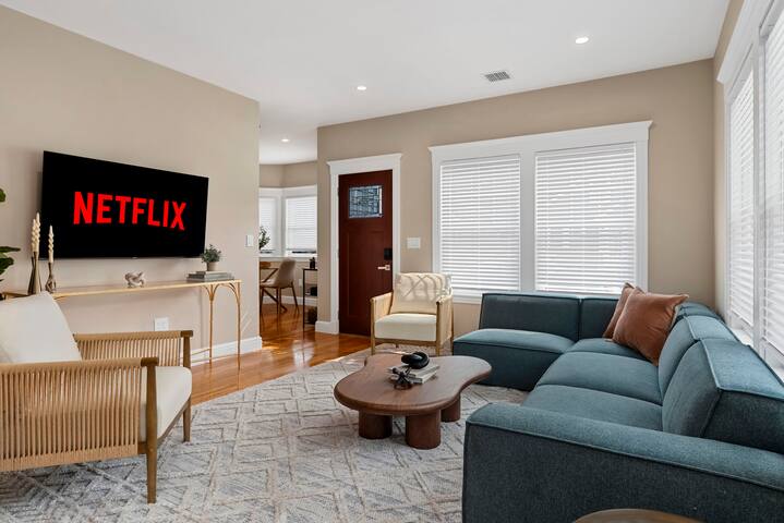 Modern Townhome + Parking | Near Harvard & MIT gallery image 3