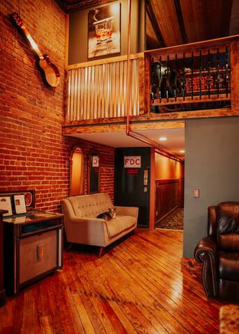 The Law Suites: Walk to Broadway gallery image 2