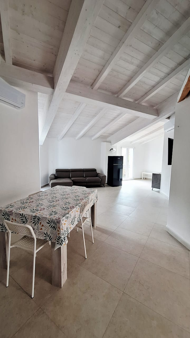 Grande Appartamento Con Grande Terrazza
Borgo 14 - Noli
