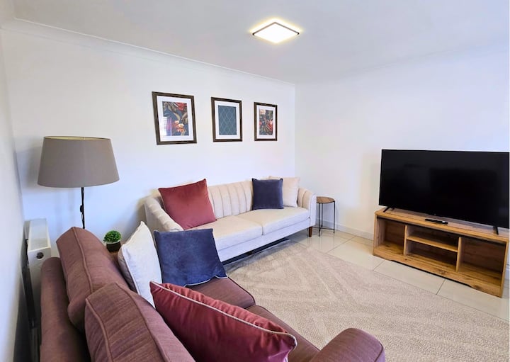Cutters House*sleeps 9*groups*contractors*parking - Newport