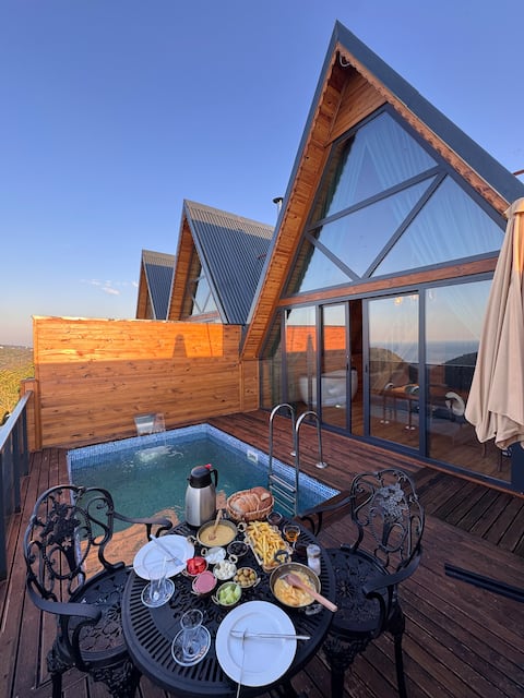 Popular Airbnb listing: Bungalow with Yomra hot pool in Yomra