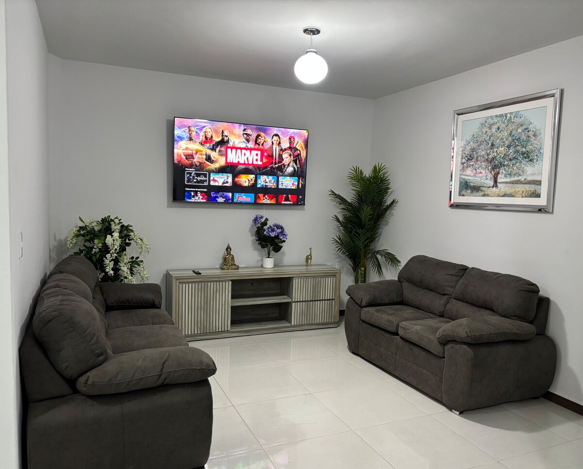 Popular Airbnb listing: Casa Luna 5 min from airport and 10 min from downtown 3Hb in Santa Cruz Xoxocotlán