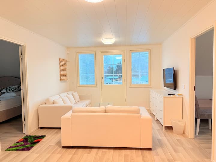 Stylish Spacious Home Near Helsinki-vantaa Airport - Vantaa