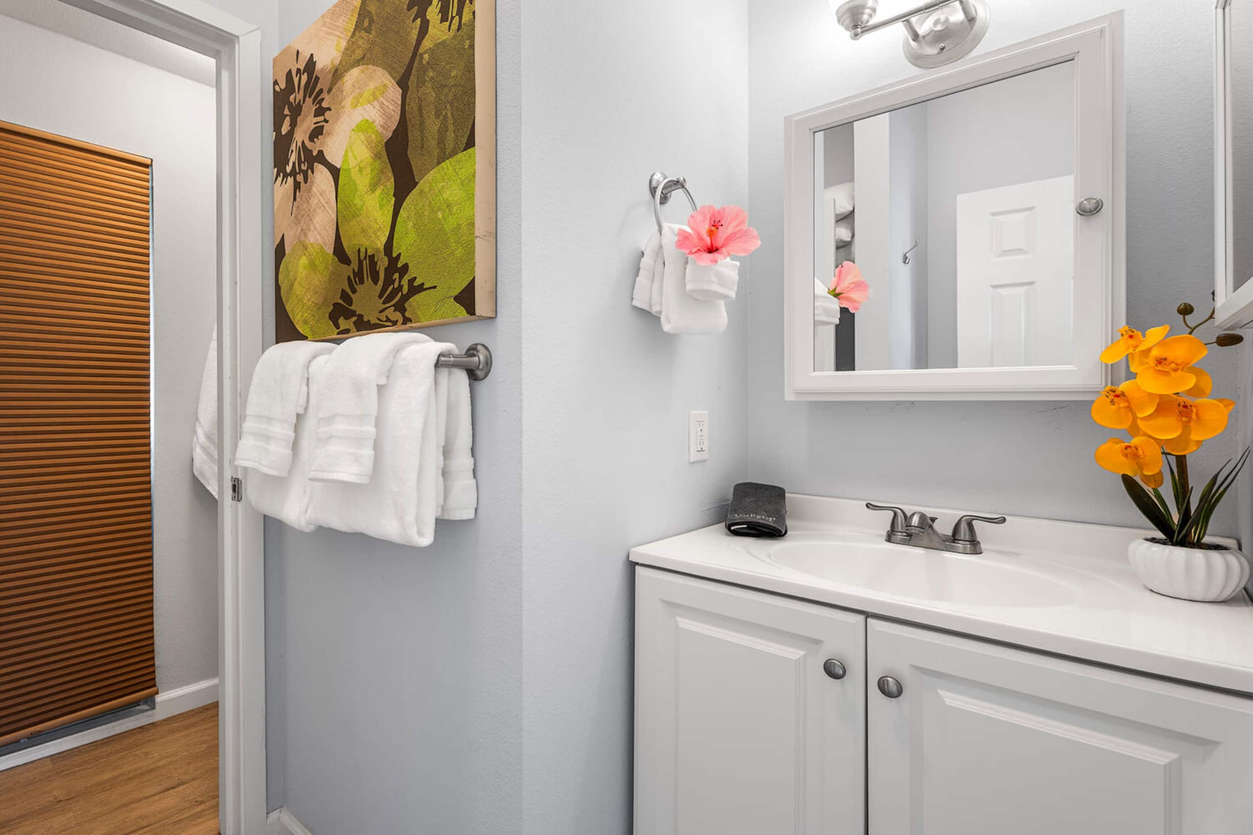 Townhouse in Kailua-Kona · ★4.95 · 1 bedroom · 2 beds · 1.5 baths - Image 14