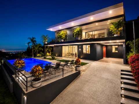 Modern Luxury Retreat | Pool & Natural Wonders