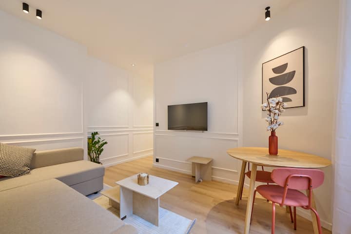 Chic & Cozy 1br Near Eiffel Tower + Netflix & Wifi - Paris