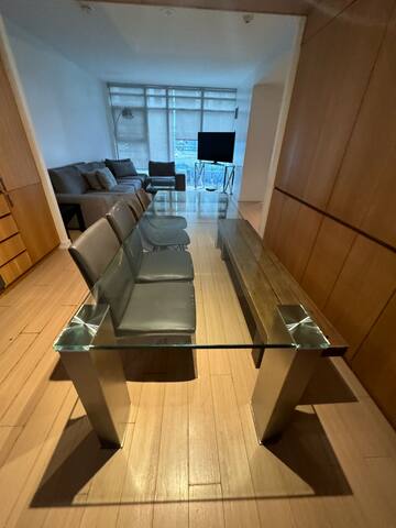 Vibrant 4BR Townhouse for 16 Central&Stylish Stay gallery image 4