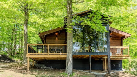 3-Bedroom Muskoka Getaway: Lakefront Cottage #8o
