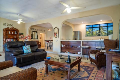 Popular Airbnb listing: Casa Palma – Tropical Treetop 2BR Steps to Beach in Rincón De Guayabitos