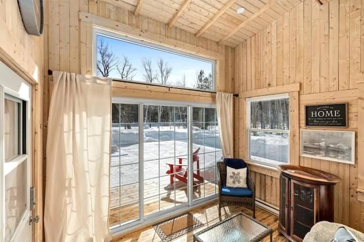Cozy Cabin Escape With River Views & Firepit - New Brunswick