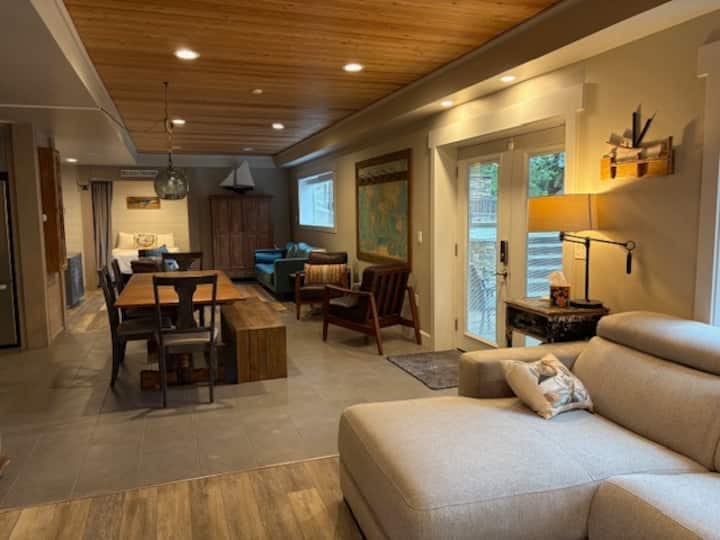 Waterfront Harbor House Family Collegiate Suite - Dosewallips State Park, Brinnon