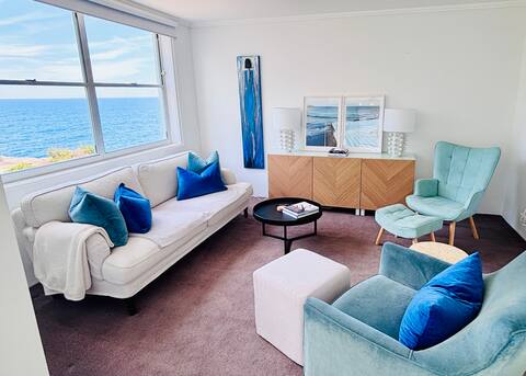 Popular Airbnb listing: Bondi Beach Oceanfront - 2 Bed/Bath AC & Parking in North Bondi