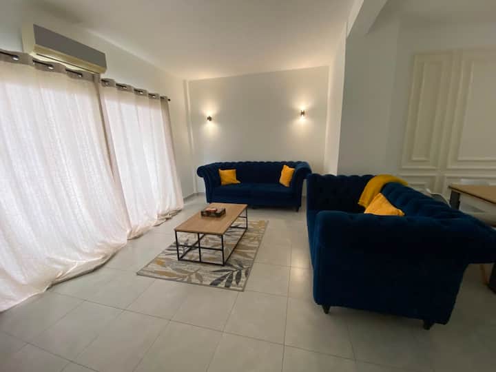 Salon de l'appartement Akanda vu depuis l'entrée