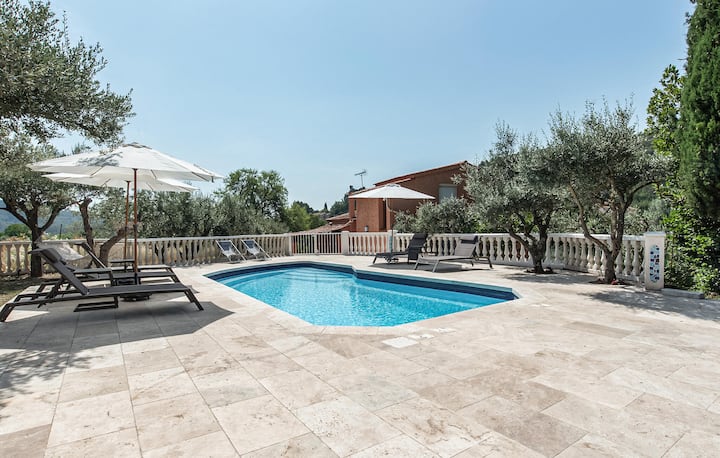 Apartment In Villa With Pool - Montferrat