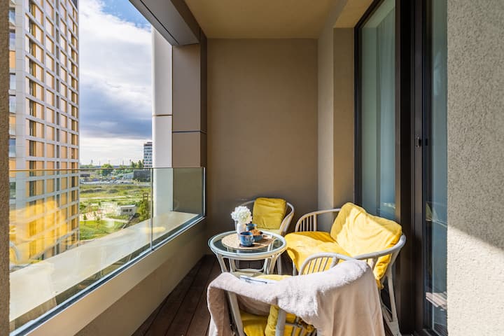 Stylish 1br Stay W/ Kitchen & Parking - Bratislava
