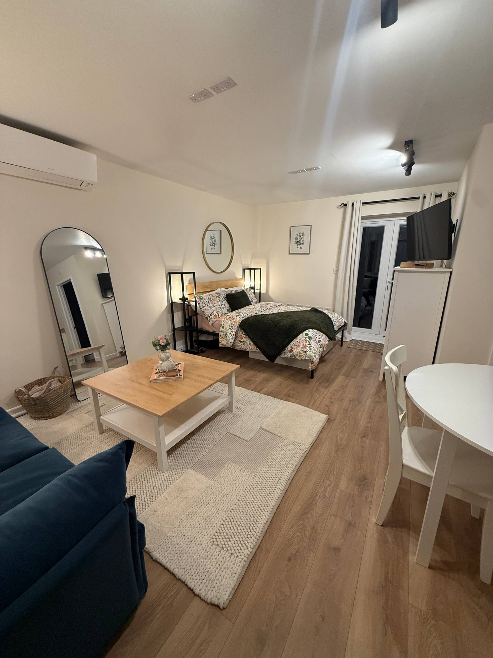 Stylish studio apartment in cosy quiet village.