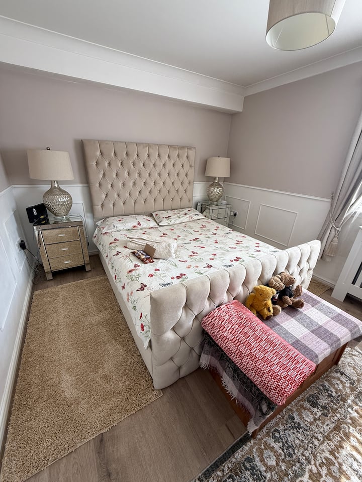 Cosy Double Bedroom - Dunfermline
