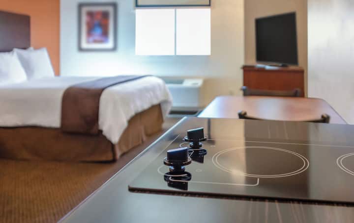 Your Home Away From Home!  Pet-friendly W/ Kitchen - Rapid City, SD