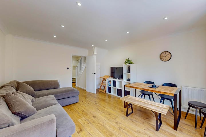 2 Bed W/ Garden-5 Min Walk To Rotherhithe Station - Londen