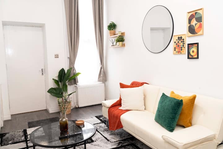 Modern 1br | Sleeps 3 |Families| Contractors - Denton - Newcastle