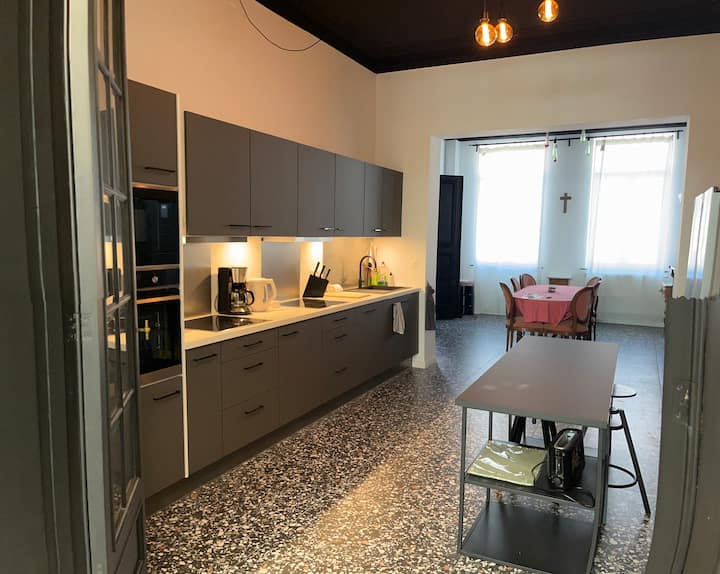 Vaste Maison Bourgeoise
(7 Chambres 4 Sdb) - Hainaut