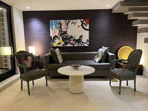 Anuncio de Airbnb popular: Recycled house/multi-family property in Colegiales en Colegiales