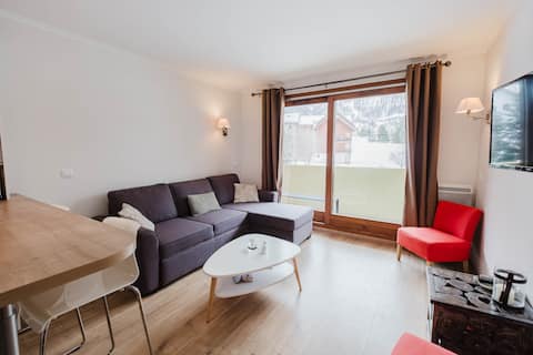 Top Airbnb: Superb T3/4PERS - Foot of the slopes - Balcony à La Salle Les Alpes