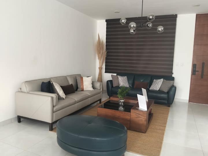 Casa Para Familias Y Grupos Cerca De Ibero Y Hosp - León