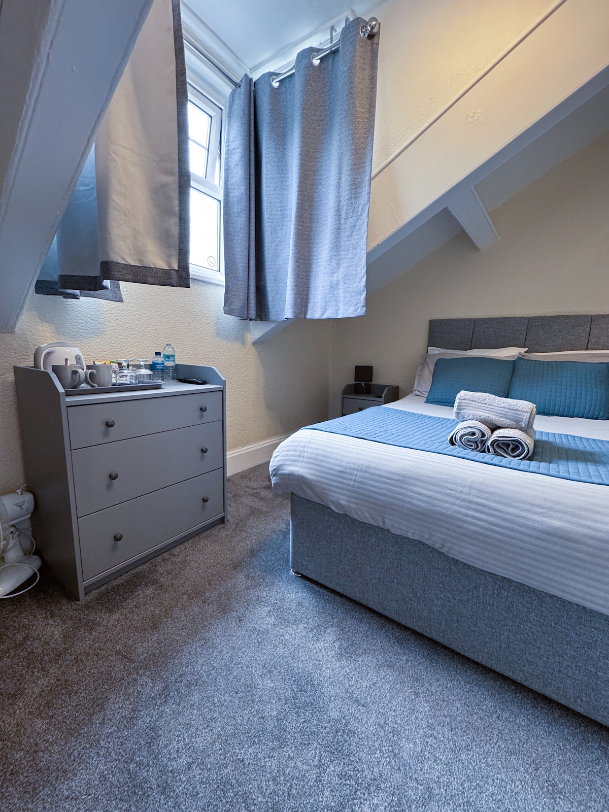 Cosy Eaves Double with Private En-Suite