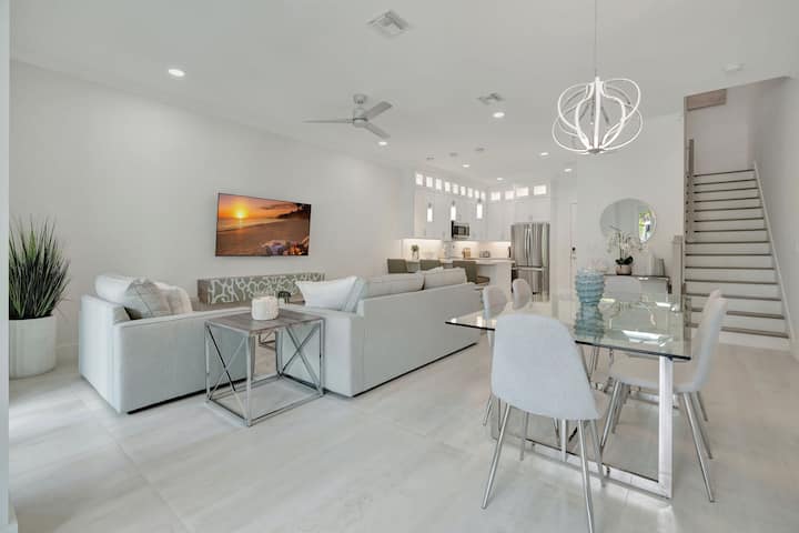 Sea Breeze Escape - Hobe Sound, FL
