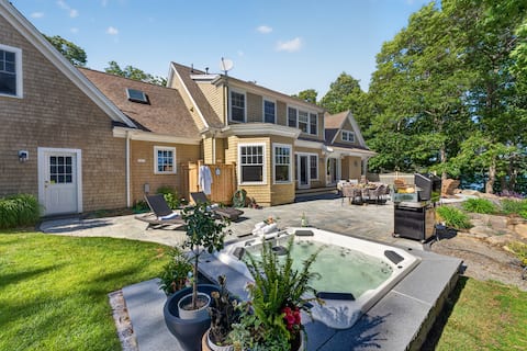 Opulent Private Waterfront Escape with NEW Hot Tub