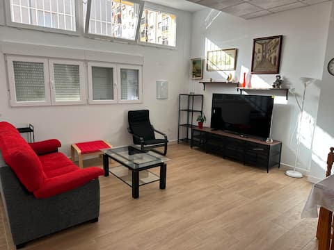 Popular Airbnb listing: Quiet ground floor apartment, newly renovated, 80 meters. in La Princesa